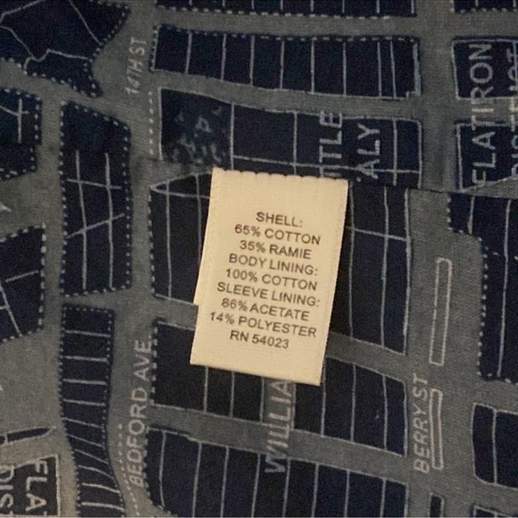 Banana Republic made of Italian Fabric Trench size Medium *Pre-owned* - Picture 6 of 6